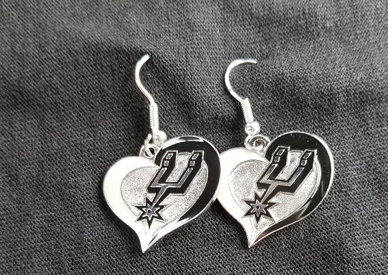 NBA - San Antonio Spurs NEW Heart Swirl Earring